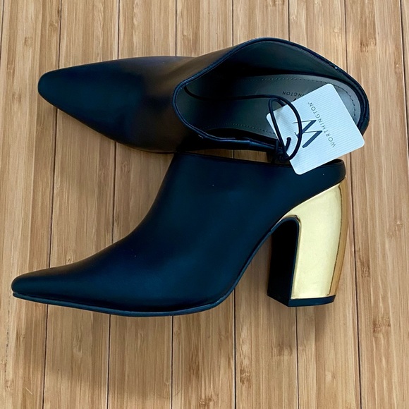 Worthington Shoes - Black pointy mules with golden high heels. Party holiday season